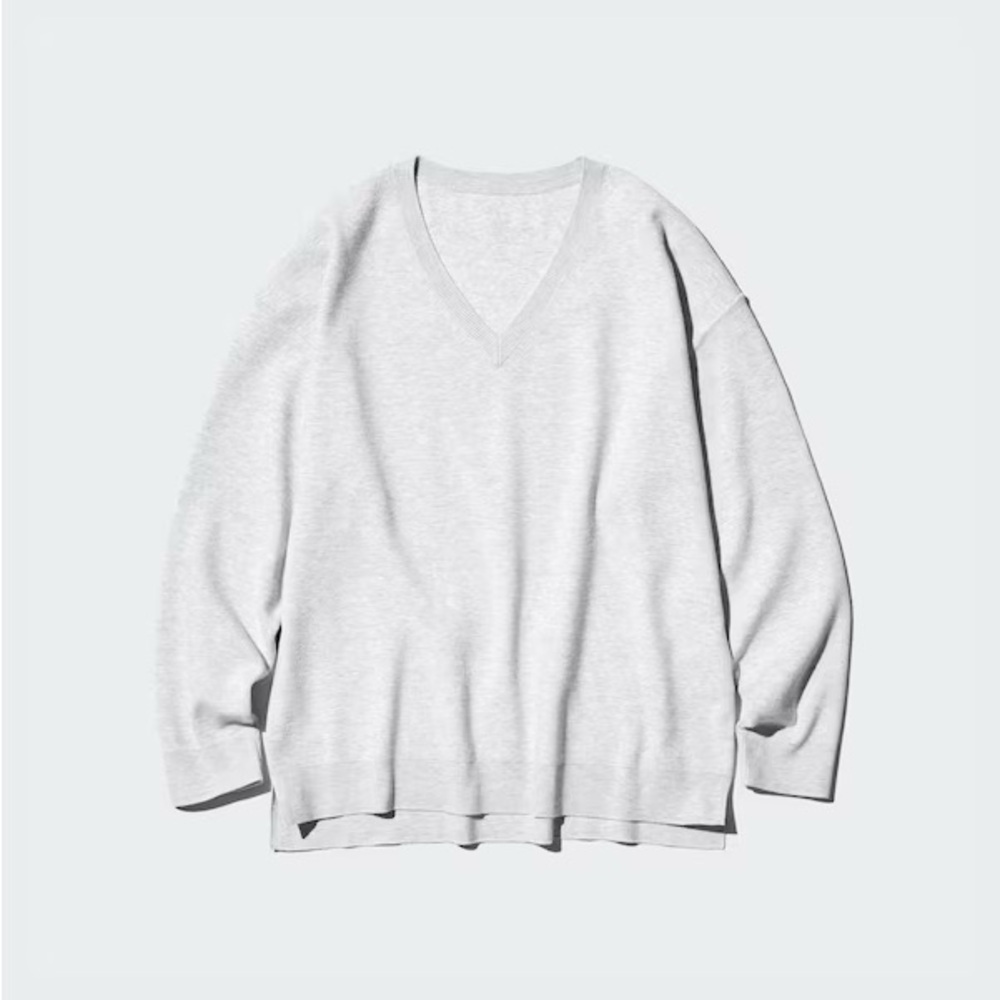 Uniqlo Women's V-Neck Sweater - Light Gray